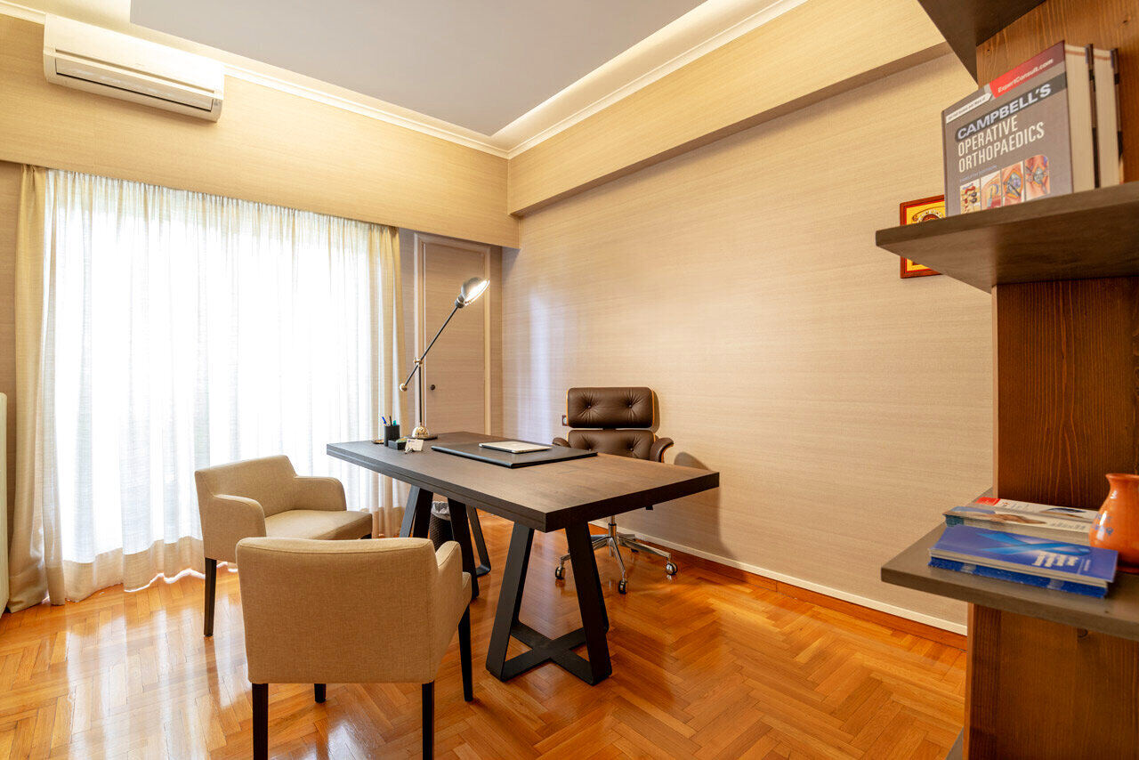 Consultation room at the Athens orthopaedic clinic